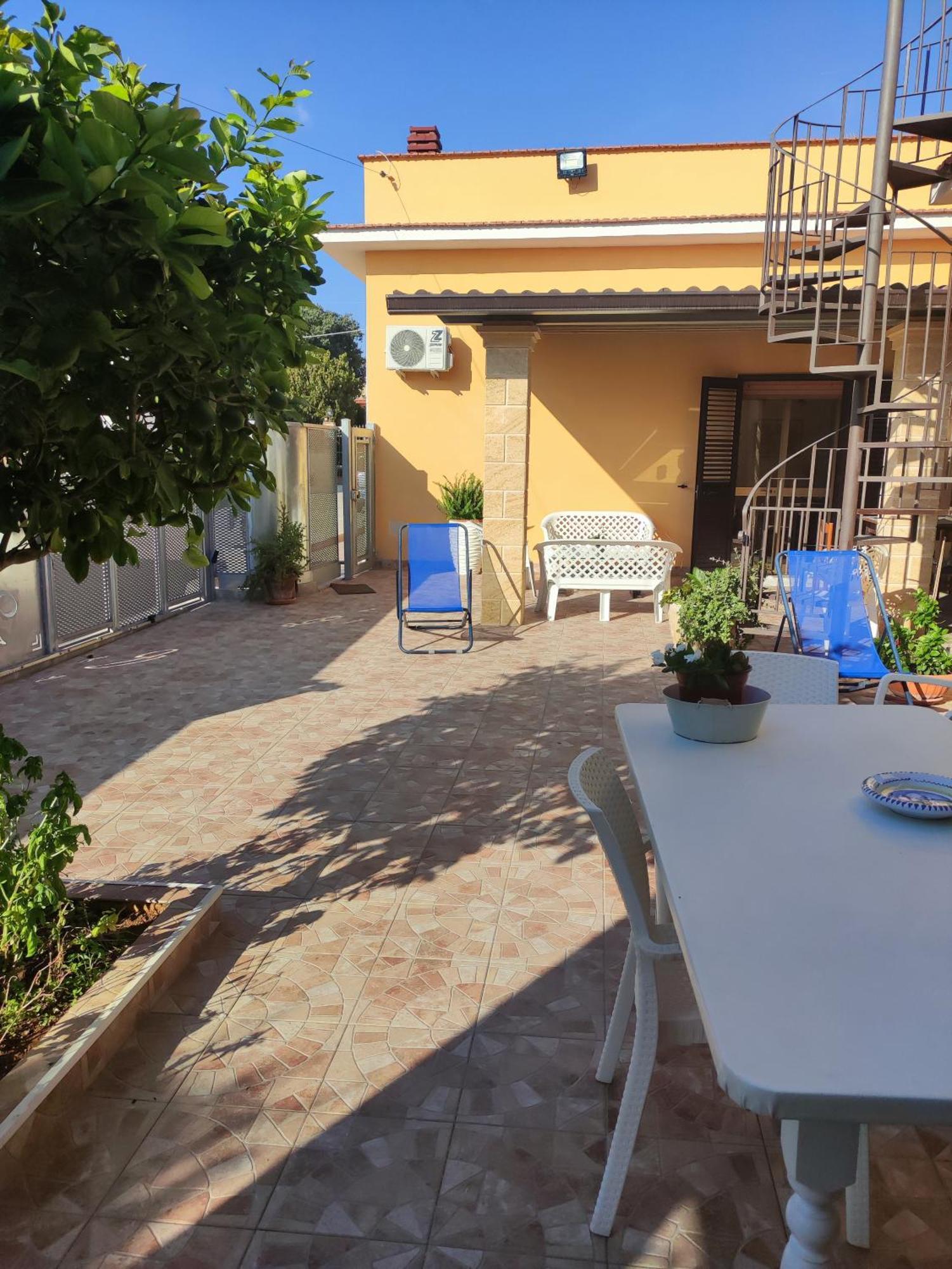 Casa Vacanze Nonna Tuzza Marsala Exterior foto